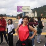 Imagen de nuestros alumnos en salida al parque Jaime Duque, con brazos abiertos y sonrisas
